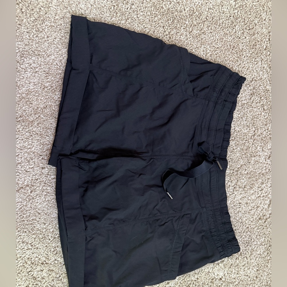 EUC lululemon athletica Black High Waist Women Shorts - Picture 2 of 3